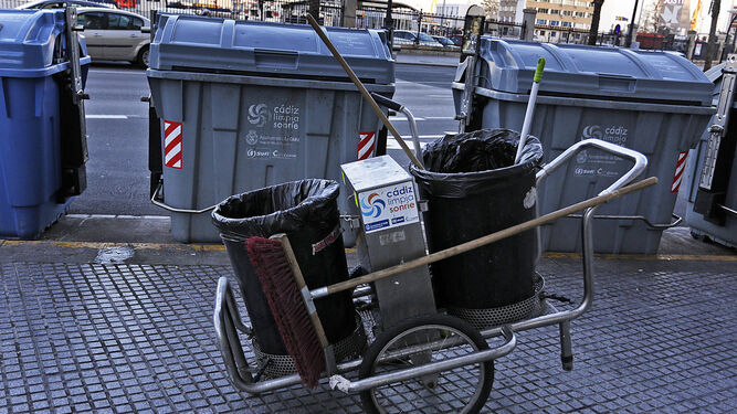 Uno de los carros de limpieza que se utilizan en Cádiz.
